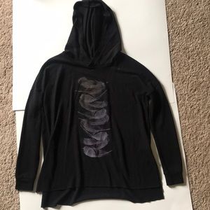 Black sweatshirt with feather design